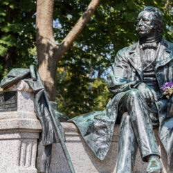 Statue