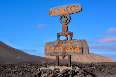Schild, Affe, Landschaft